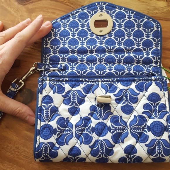 Vera Bradley Wristlet/ Wallet - Picture 4 of 11